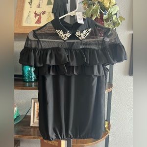 New⭐️⭐️ Still has tags!   New York and Co size small. Beautiful black blouse.